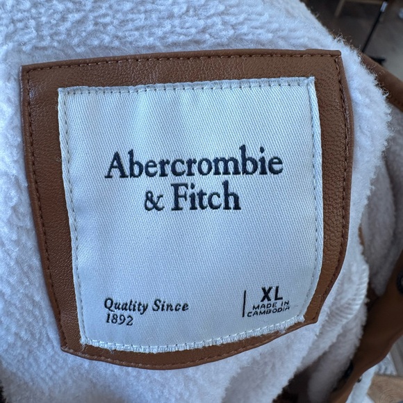 Brown and Cream Quilted Pullover Hoodie - Picture 2 of 4